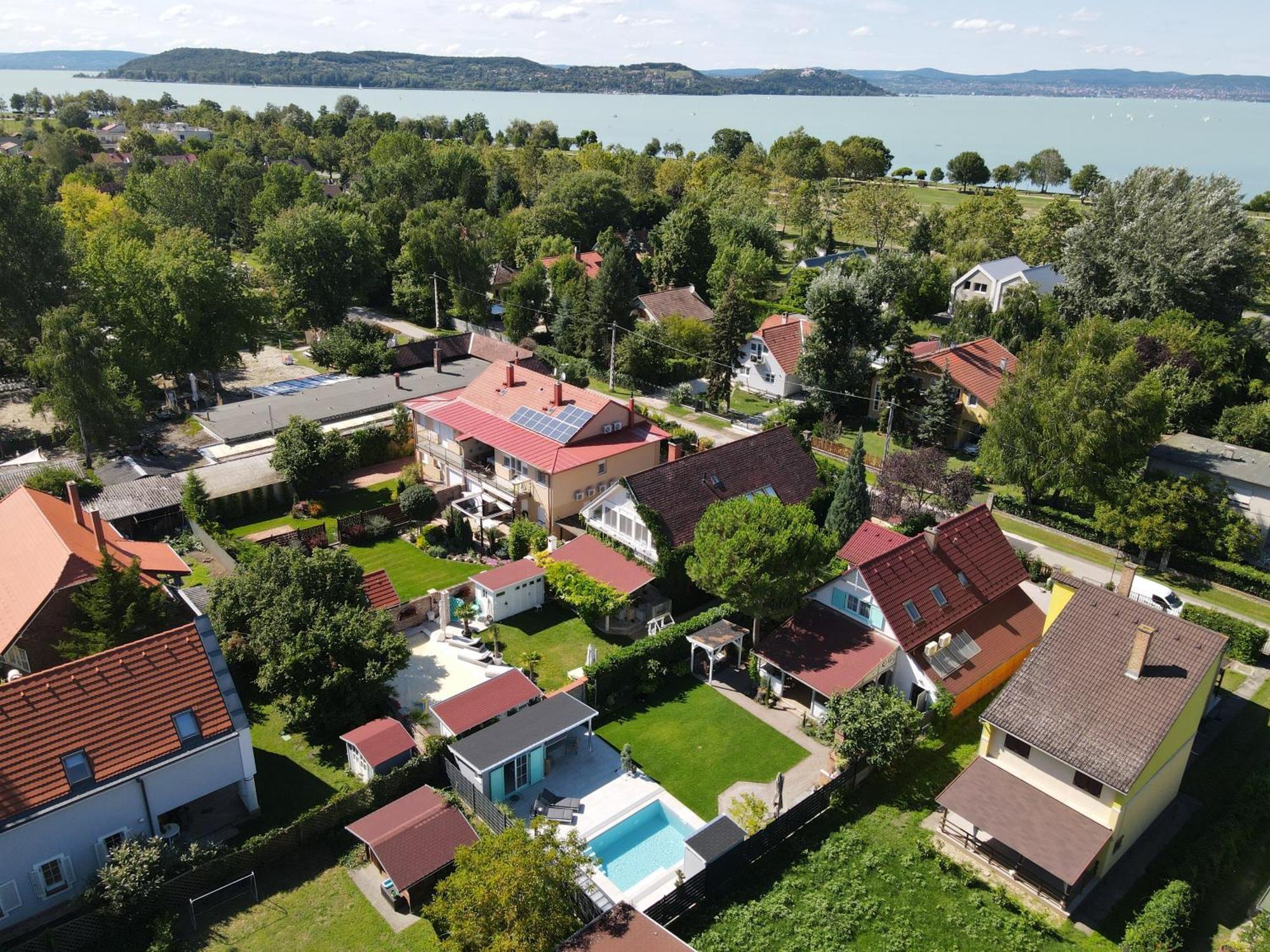 Apartment Private With Own Pool And Huge Garden, 150m To Longest Free At Balaton