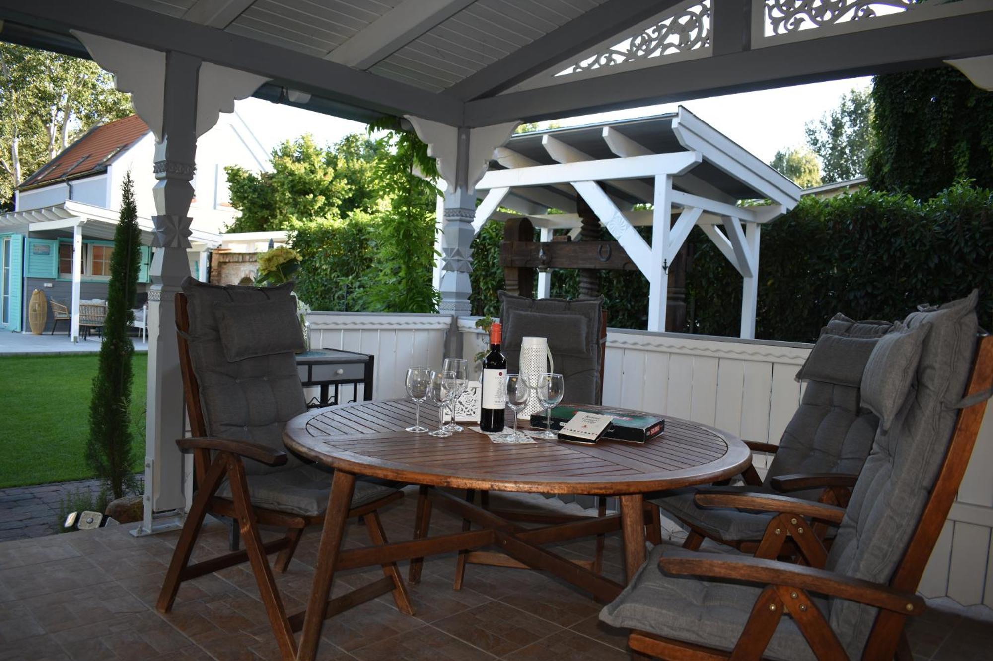 Private With Own Pool And Huge Garden, 150m To Longest Free At Balaton